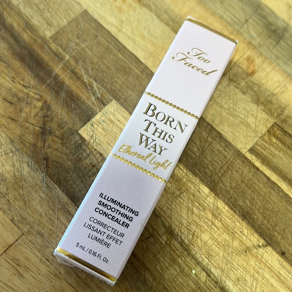 🍒🧸HP! Too Faced Oatmeal Etheral Light Smoothing Concealer